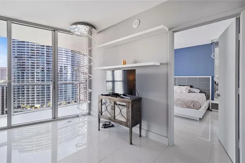 465 Brickell Ave # 2704, Miami FL 33131