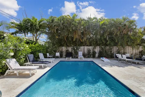 233 Oceanic Ave, Lauderdale By The Sea FL 33308