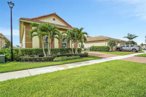 8759 SW Flutto Way, Port St. Lucie FL 34987