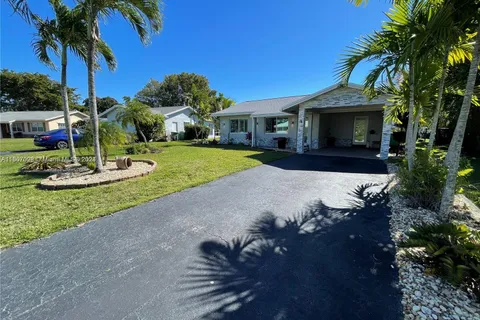 8112 NW 101st Ave, Tamarac FL 33321