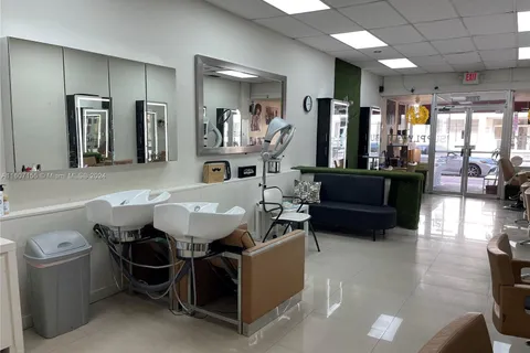 Beauty Salon for Sale Collins Ave, Miami Beach FL 33141