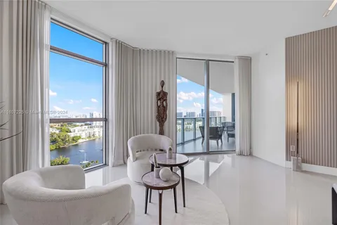 17301 Biscayne Blvd # 2106, North Miami Beach FL 33160