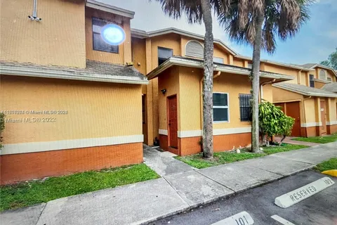 2471 NW 56th Ave # 15, Lauderhill FL 33313