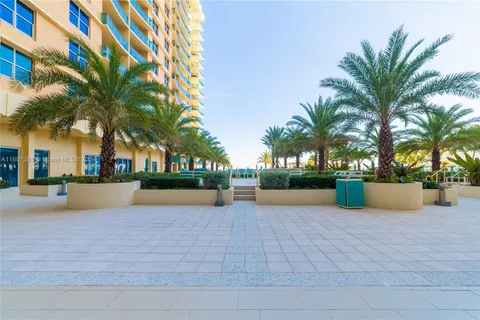 2501 S Ocean Dr # 303, Hollywood FL 33019