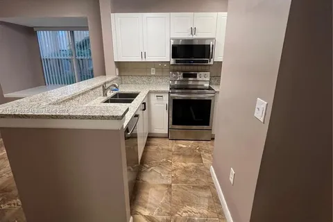 4767 Via Palm Lks #208, West Palm Beach FL 33417