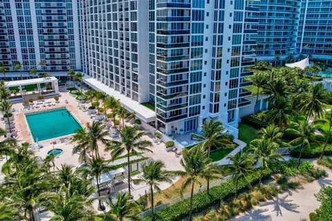 10275 Collins Ave # 322, Bal Harbour FL 33154