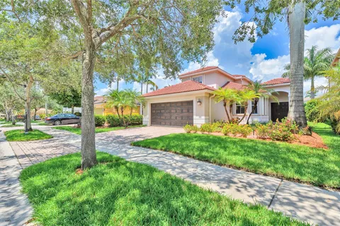 1632 NE Winterberry Ln, Weston FL 33327