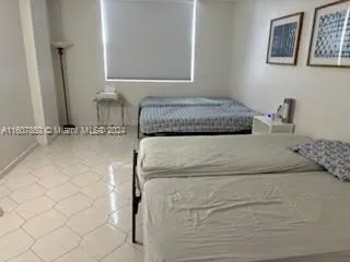 300 Bayview Dr # 707, Sunny Isles Beach FL 33160