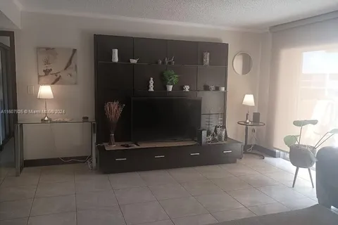 200 178th Dr # 612, Sunny Isles Beach FL 33160