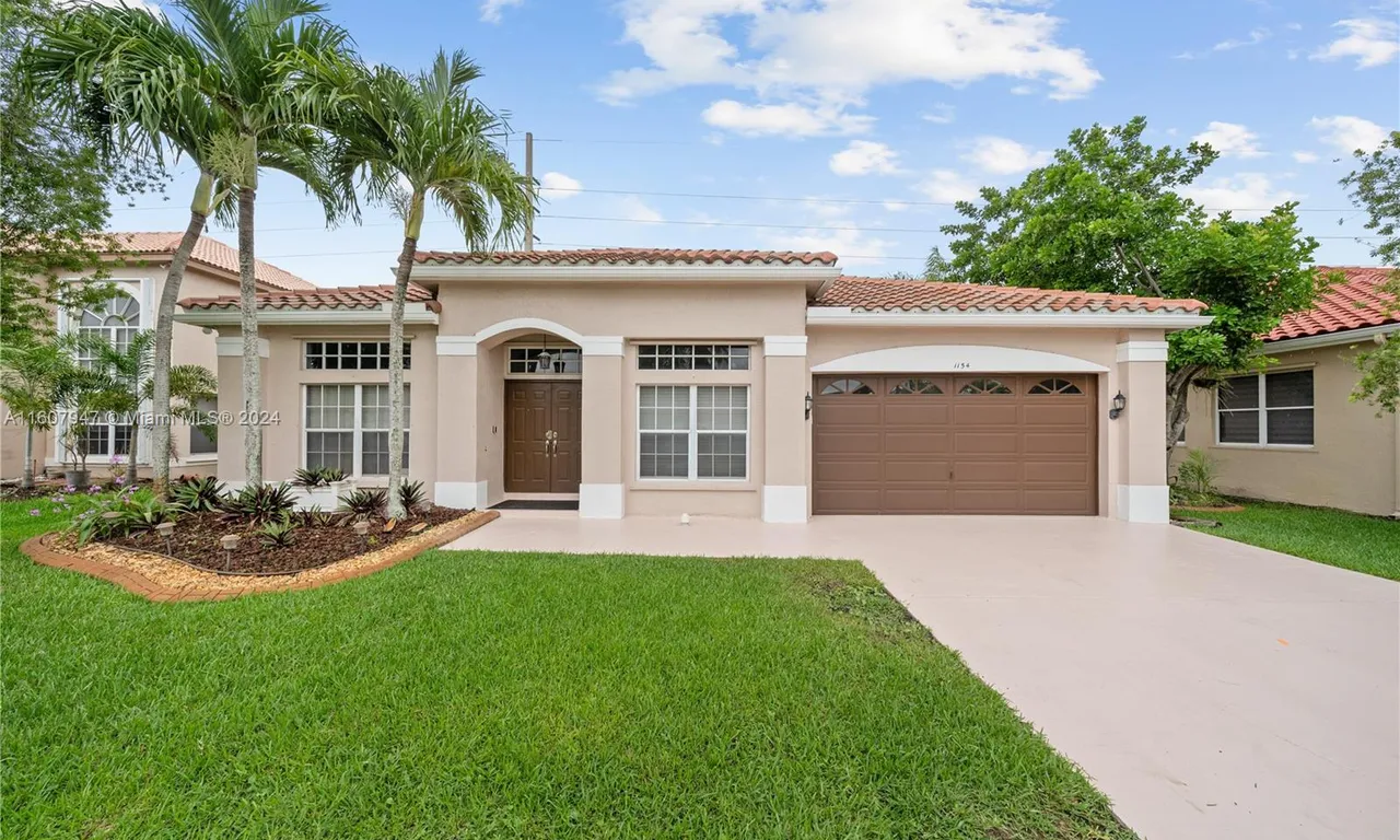 1154 NW 183rd Ter, Pembroke Pines FL 33029