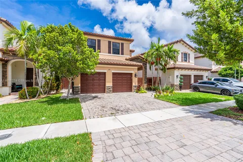 674 SE 33rd Ter, Homestead FL 33033