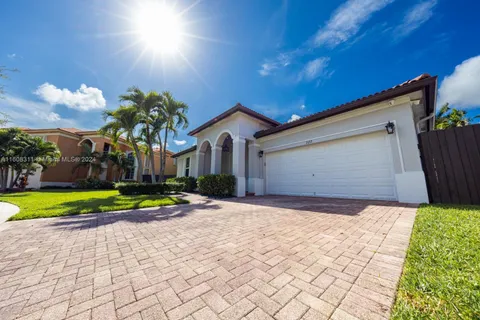 2122 NE 39th Ter, Homestead FL 33033