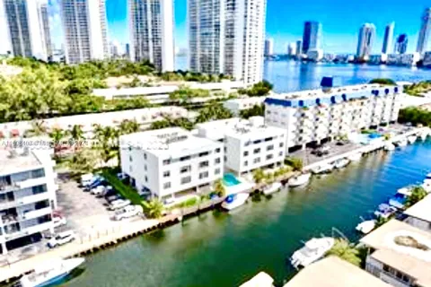 3702 NE 171st St # 11, North Miami Beach FL 33160