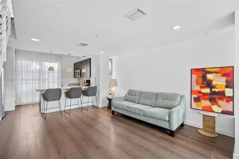 1600 Michigan Ave # 7, Miami Beach FL 33139