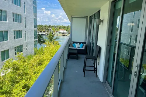 6620 Indian Creek Dr # 402, Miami Beach FL 33141