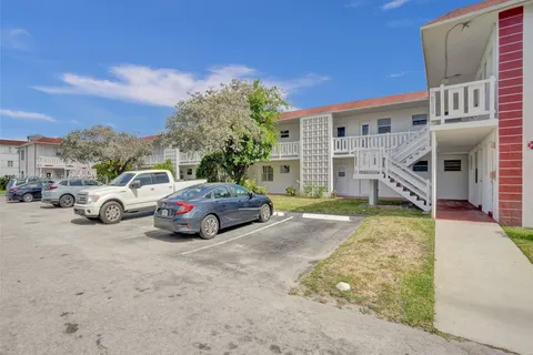 1321 NW 43rd Ave # 206, Lauderhill FL 33313