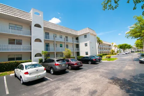 8300 Sunrise Lakes Blvd # 206, Sunrise FL 33322