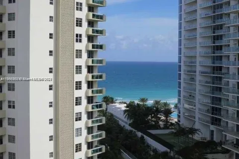 3000 S Ocean Dr # 1006, Hollywood FL 33019