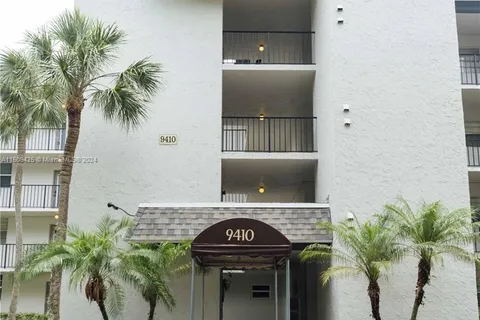 9410 Poinciana Pl # 403, Davie FL 33324