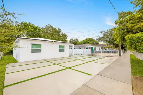 5509 NW 5th Ct, Miami FL 33127