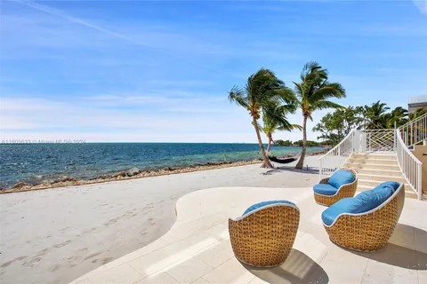 30 Ocean Front Dr, Key Largo FL 33037