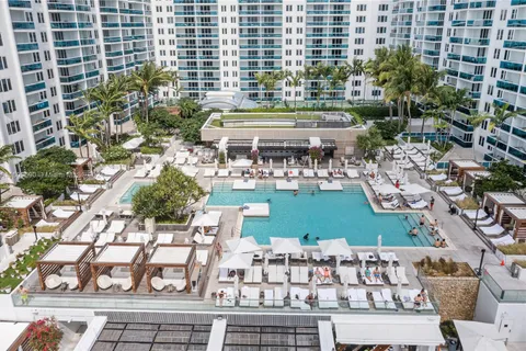 2301 Collins Ave # 523, Miami Beach FL 33139