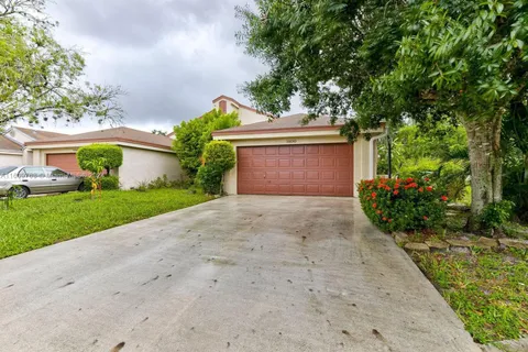 3800 NW 19th St, Coconut Creek FL 33066