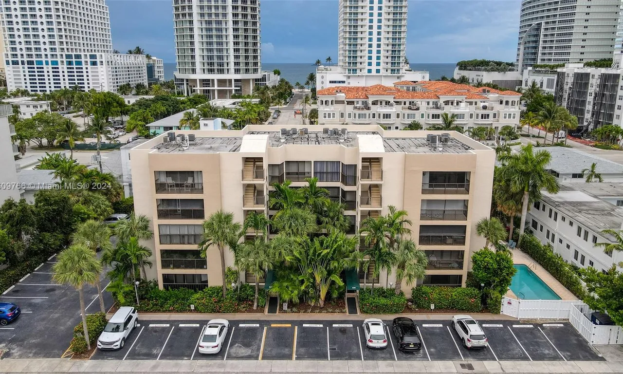 520 Orton Ave # 403, Fort Lauderdale FL 33304