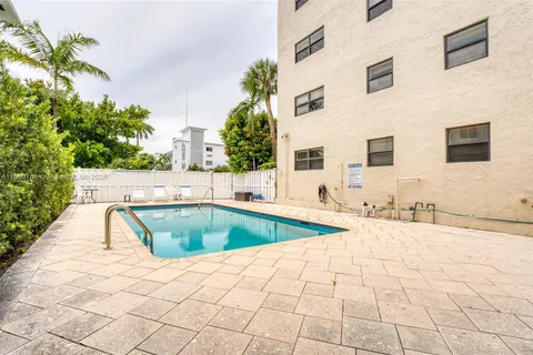 520 Orton Ave # 403, Fort Lauderdale FL 33304