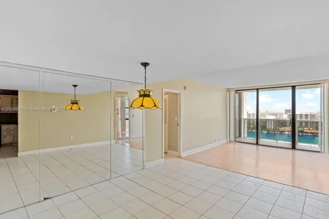 3675 N Country Club Dr # 2402, Aventura FL 33180