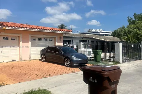 4660 W 8th Pl, Hialeah FL 33012