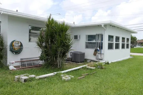 5218 NW 27th Ave, Tamarac FL 33309