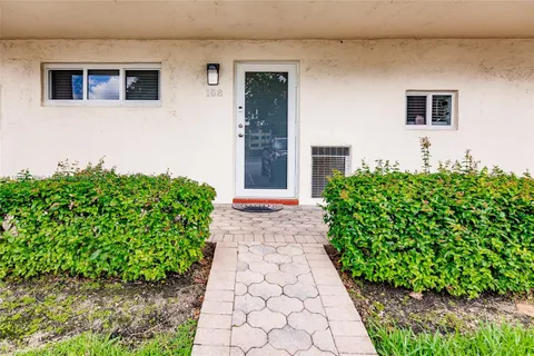 411 S Hollybrook Dr # 108, Pembroke Pines FL 33025