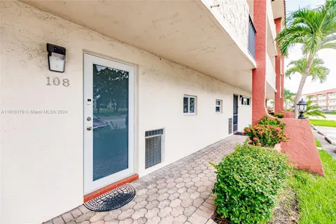 411 S Hollybrook Dr # 108, Pembroke Pines FL 33025