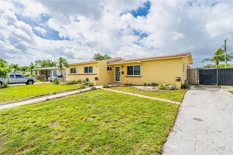 1322 NW 188th Ter, Miami Gardens FL 33169