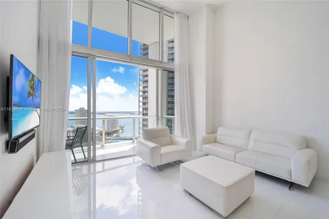 475 Brickell Ave # 2807, Miami FL 33131