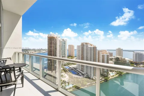 475 Brickell Ave # 2807, Miami FL 33131