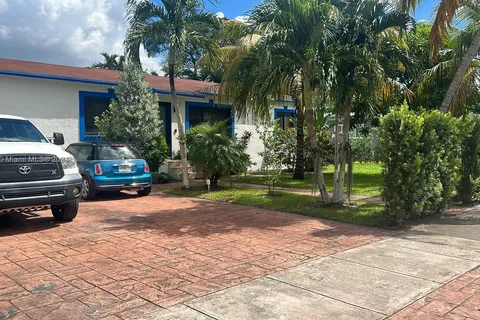 281 NW 147th St, Miami FL 33168