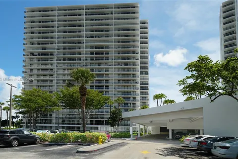 3701 N Country Club Dr # 203, Aventura FL 33180