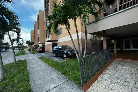 4680 W 13th Ln # 524, Hialeah FL 33012