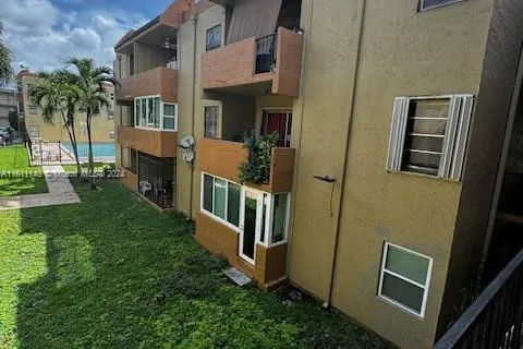 6070 W 18th Ave # 206, Hialeah FL 33012