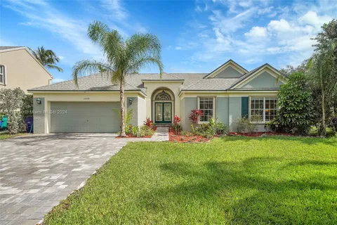 10396 Grove St, Cooper City FL 33328