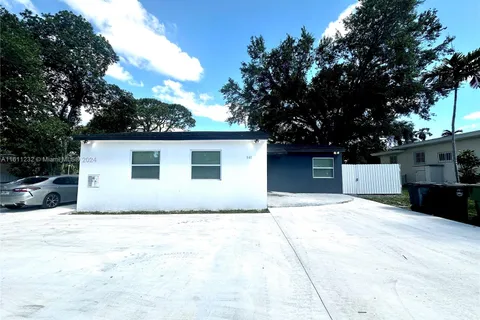 541 NE 142nd St, North Miami FL 33161