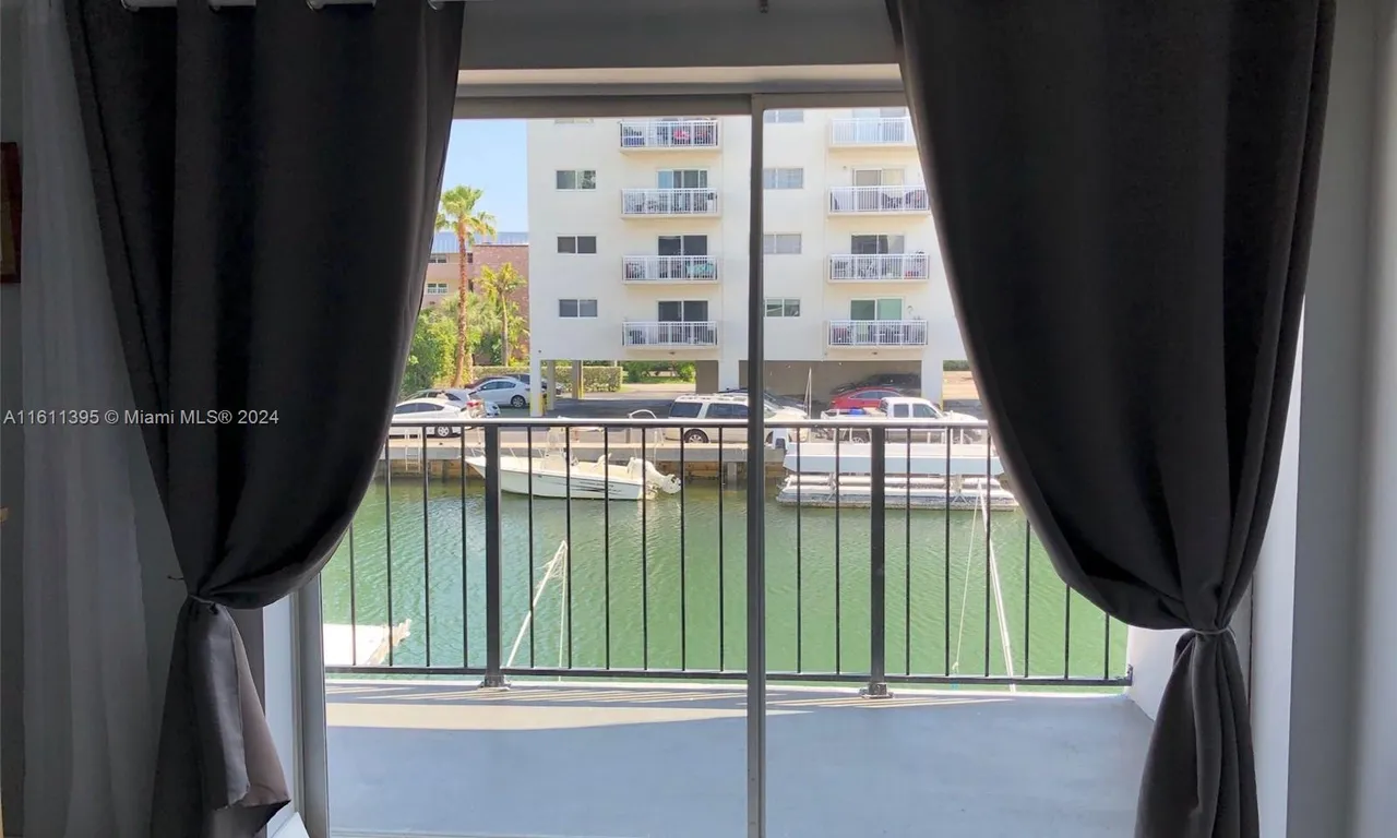 3642 NE 171st St # 203, North Miami Beach FL 33160