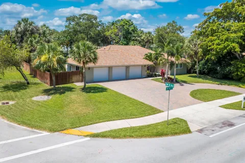 800 SW 18th St, Boca Raton FL 33486