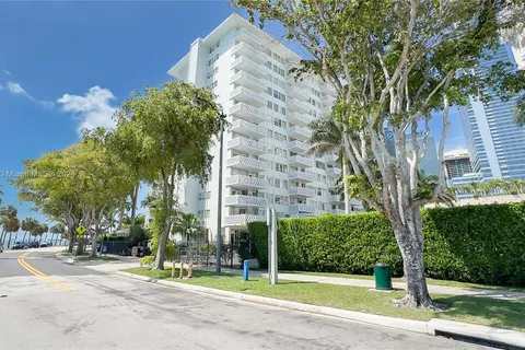 1430 Brickell Bay Dr # 504, Miami FL 33131