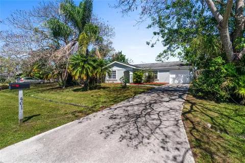 461 SE Evans Ave, Port St. Lucie FL 34984