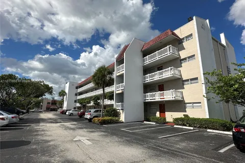 3531 Inverrary Dr # 204, Lauderhill FL 33319