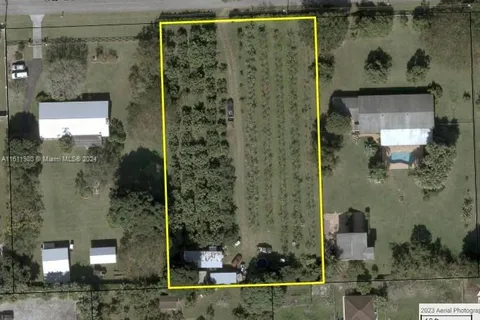 19450 SW 214th St, Miami FL 33187