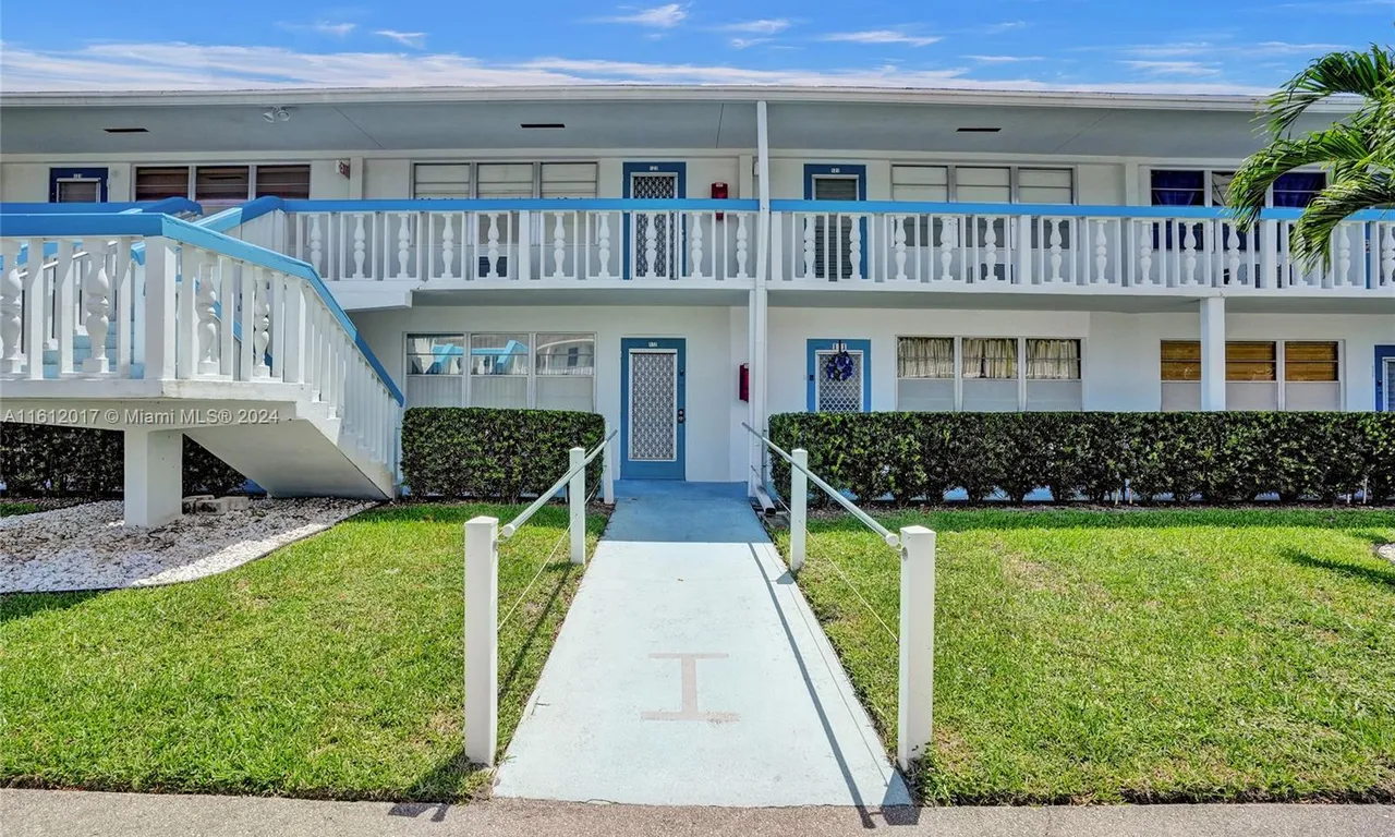 122 Oakridge I # 122, Deerfield Beach FL 33442